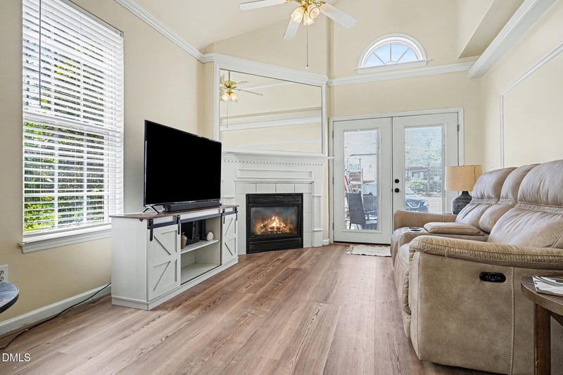 201 Commons Dr, Holly Springs, NC 27540
