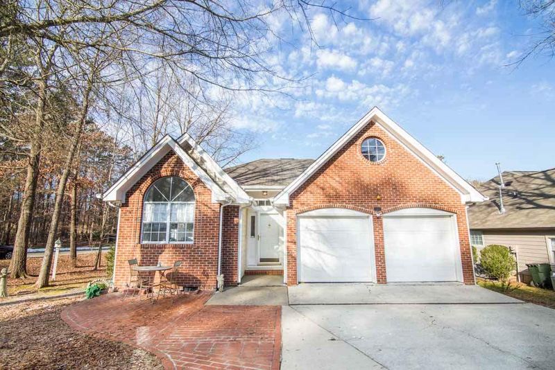 201 Covington Dr, Chapel Hill, NC 27514