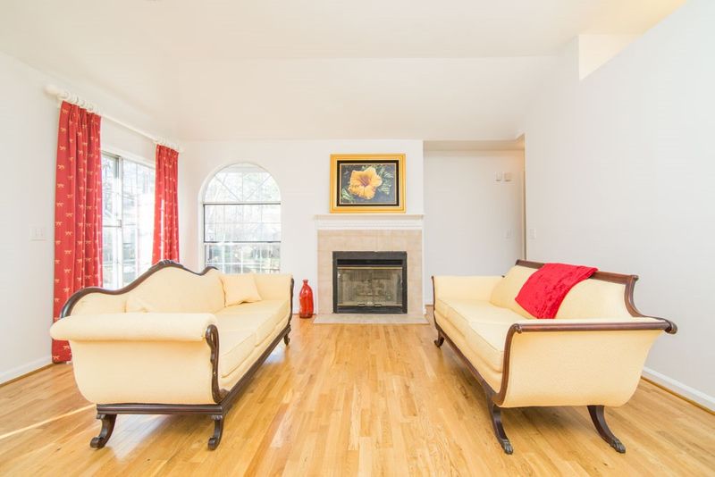 201 Covington Dr, Chapel Hill, NC 27514