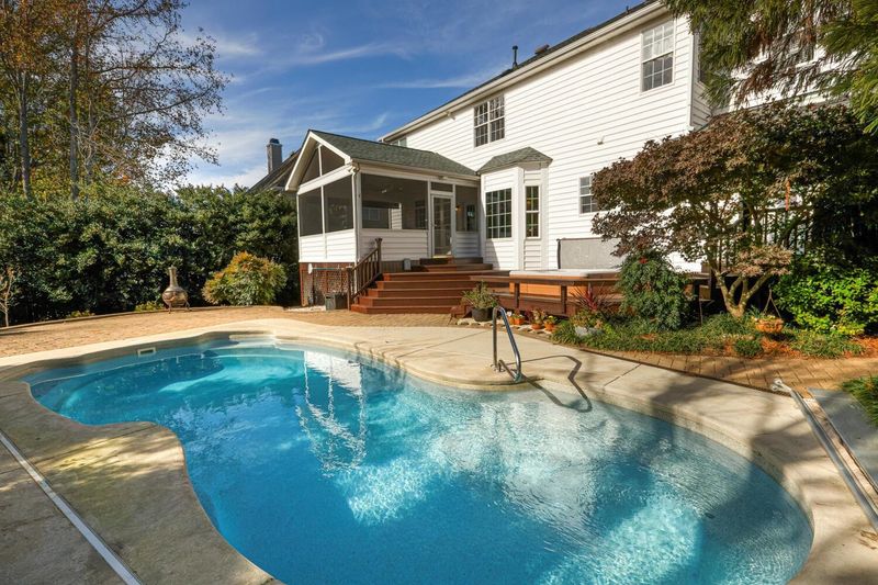 201 Cricketfield Ln, Cary, NC 27518