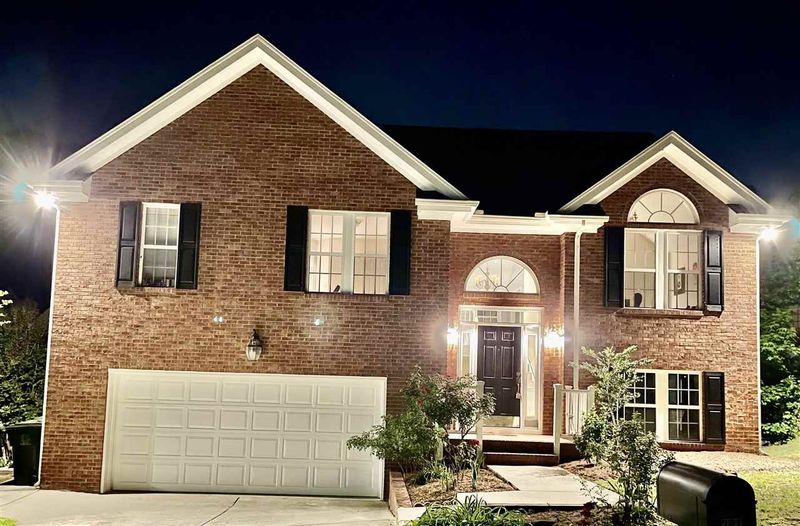 201 Cross Current Ln, Raleigh, NC 27610