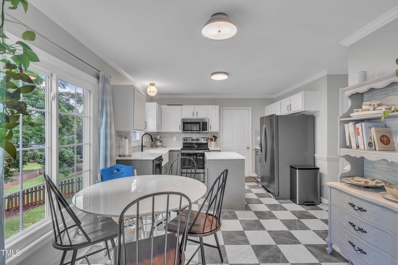 201 Crossfire Rd, Holly Springs, NC 27540