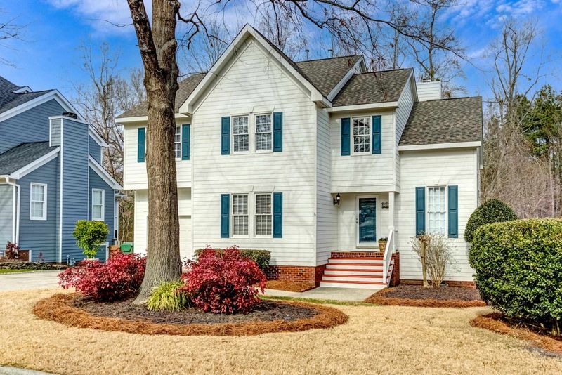 201 Crossmore Dr, Cary, NC 27519