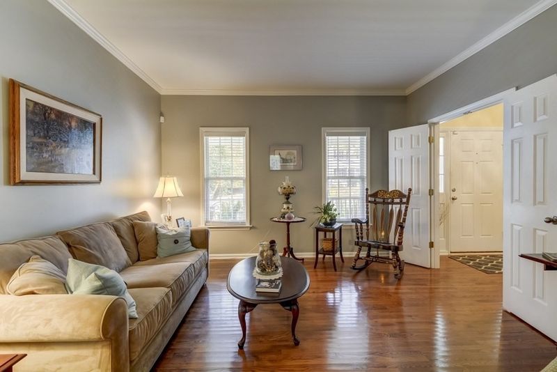 201 Echo Hills Ct, Holly Springs, NC 27540