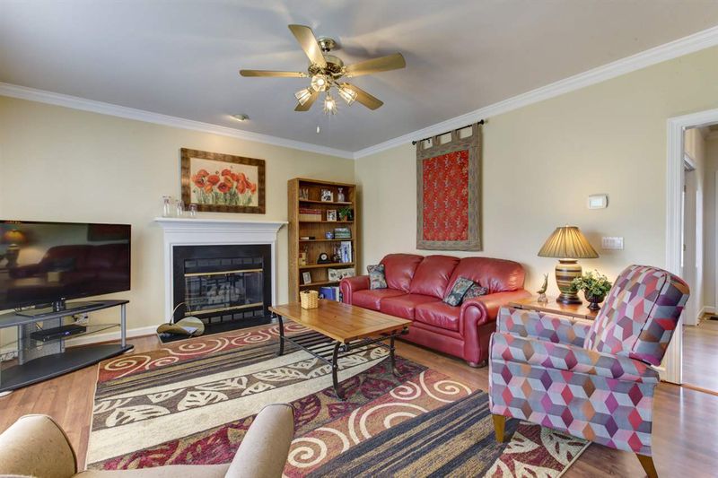 201 Fairfax Ln, Cary, NC 27513