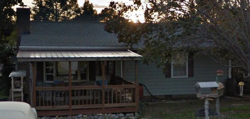201 Flamingo Dr, Clayton, NC 27520