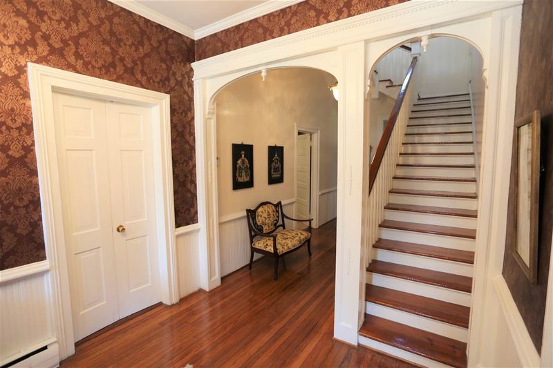 201 N Green St, Selma, NC 27576