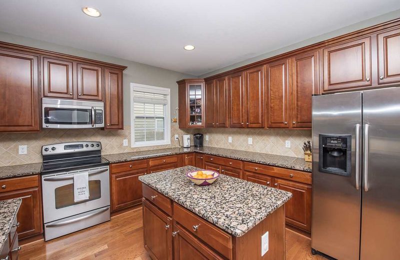 201 Grenoch Valley Ln, Apex, NC 27539