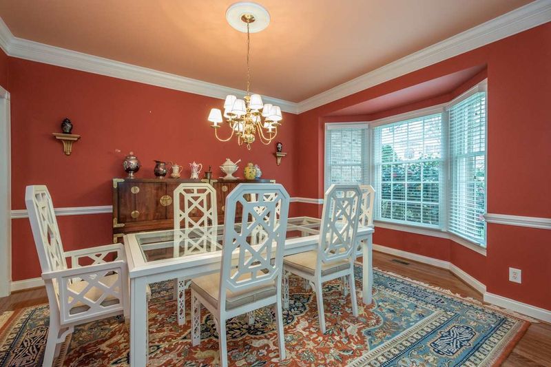 201 Haley House Ln, Cary, NC 27519