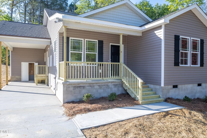 201 Hamer St, Coats, NC 27521