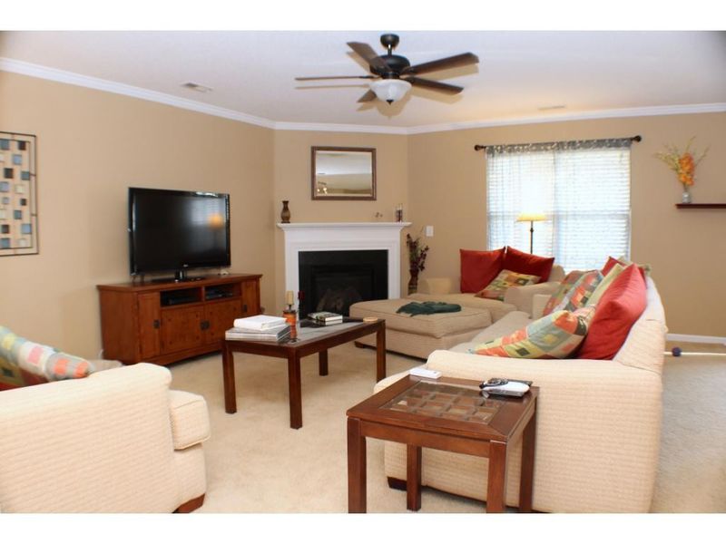 201 Haywards Ln, Mebane, NC 27302