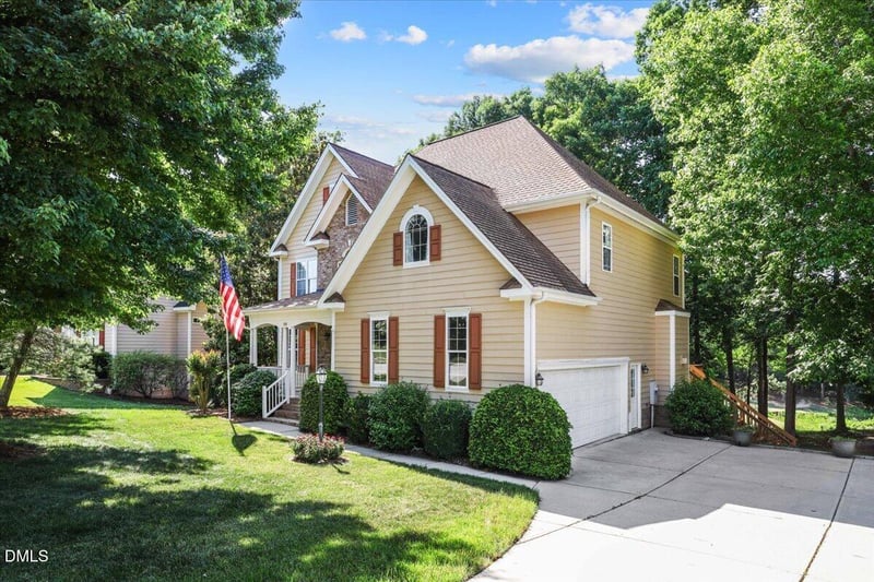 201 Hein Dr, Clayton, NC 27527
