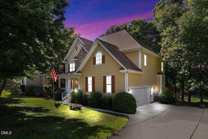 201 Hein Dr, Clayton, NC 27527