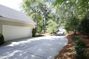 201 Helmsdale Dr, Chapel Hill, NC 27517