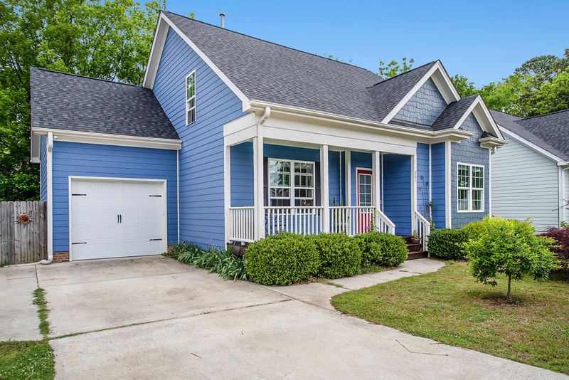 201 Herbert St, Apex, NC 27502