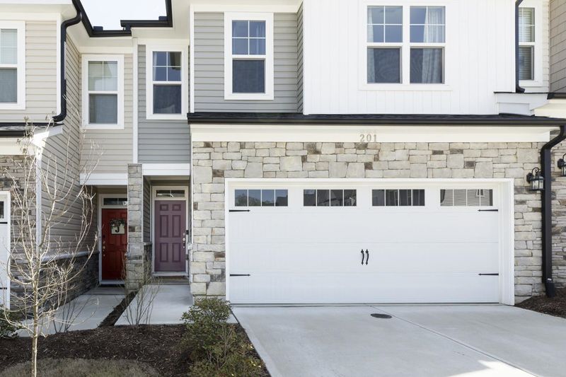 201 Hidden Run Ln, Holly Springs, NC 27540