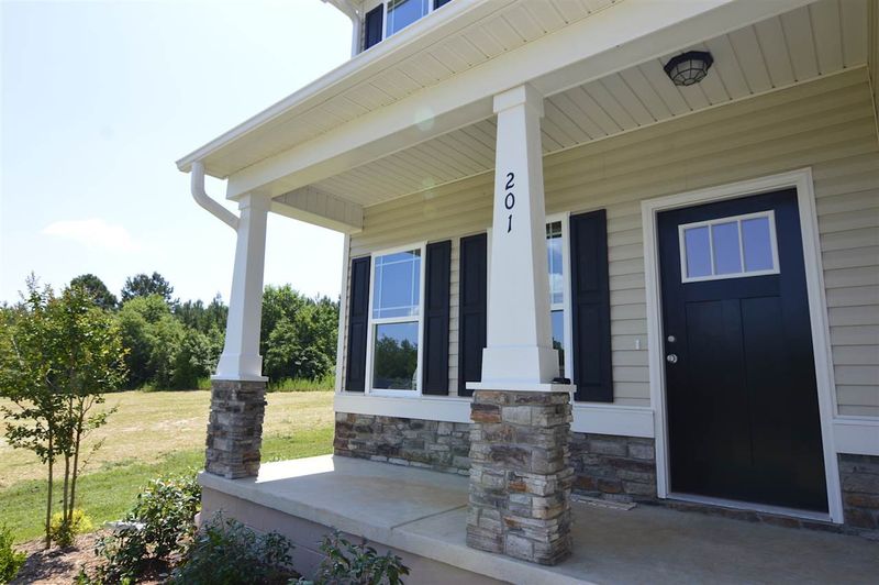201 Highcroft Cir, Benson, NC 27504