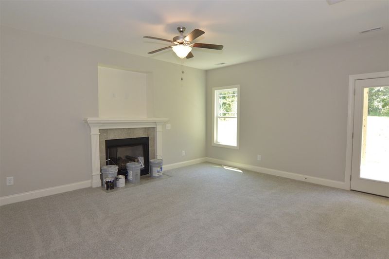 201 Highcroft Cir, Benson, NC 27504