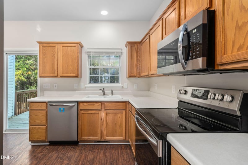 201 Holmby Ct, Holly Springs, NC 27540