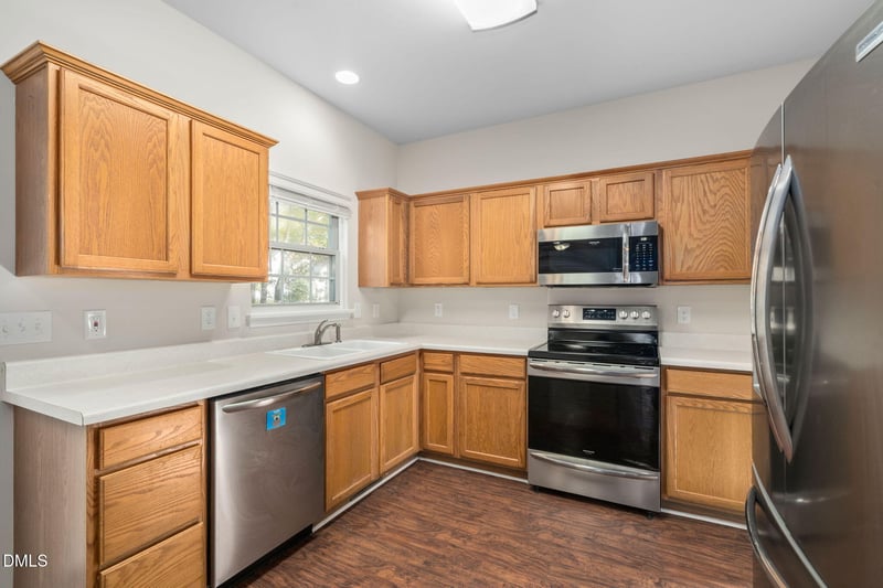 201 Holmby Ct, Holly Springs, NC 27540