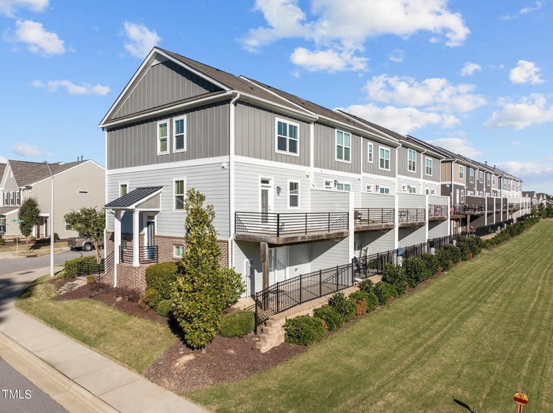 201 Jones Hill Rd, Holly Springs, NC 27540