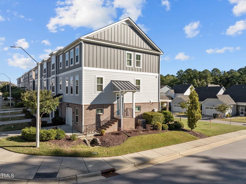 201 Jones Hill Rd, Holly Springs, NC 27540