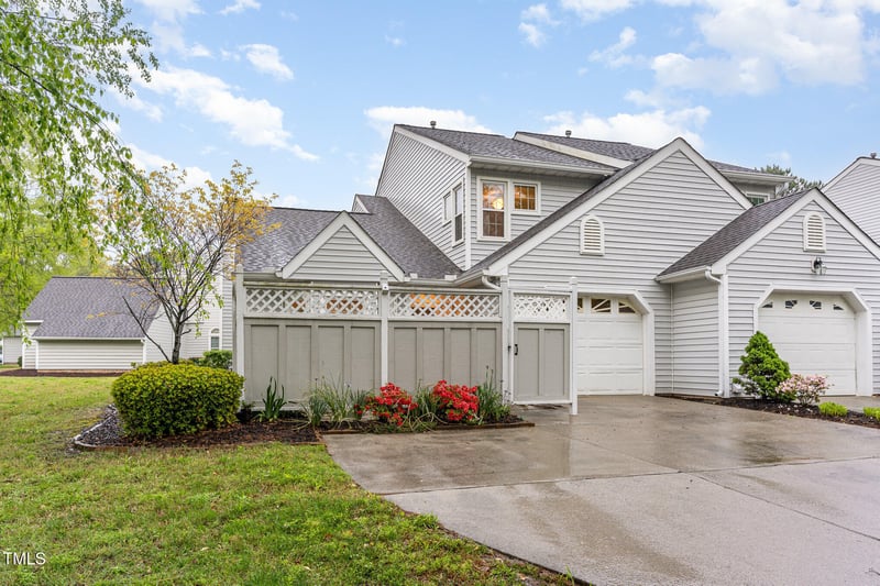 201 Lakewater Dr, Cary, NC 27511