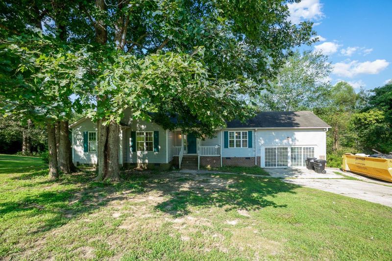 201 Landview Dr, Four Oaks, NC 27524