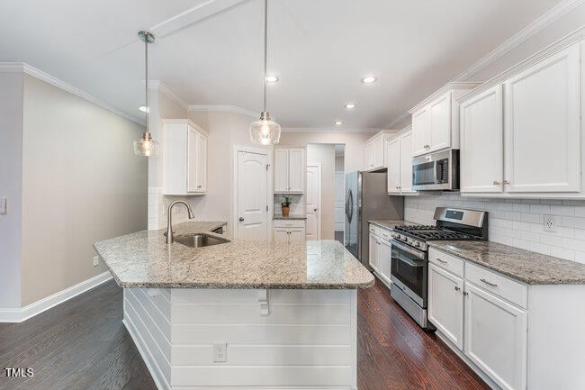 201 Laurel Oaks Dr, Youngsville, NC 27596