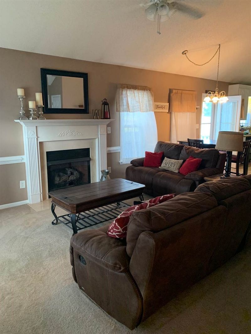 201 Log Cabin Dr, Selma, NC 27576