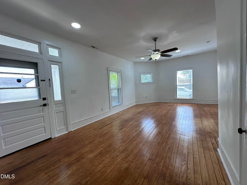 201 N Massey St, Selma, NC 27576