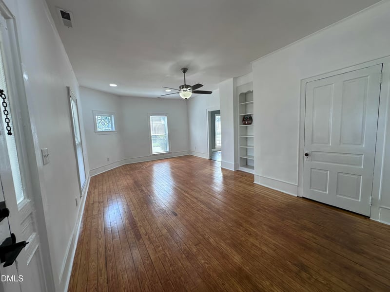 201 N Massey St, Selma, NC 27576