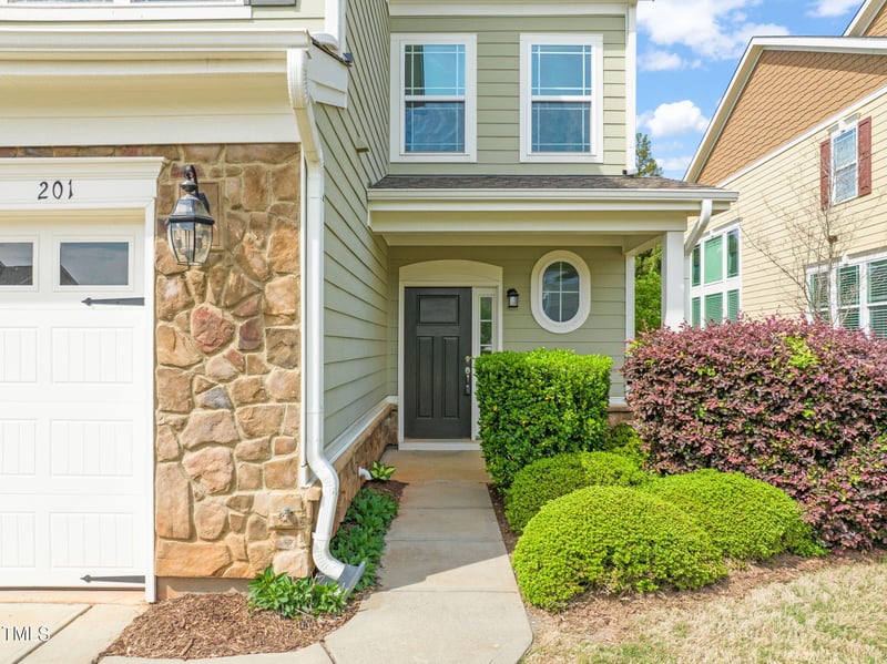 201 Mayfield Dr, Apex, NC 27539