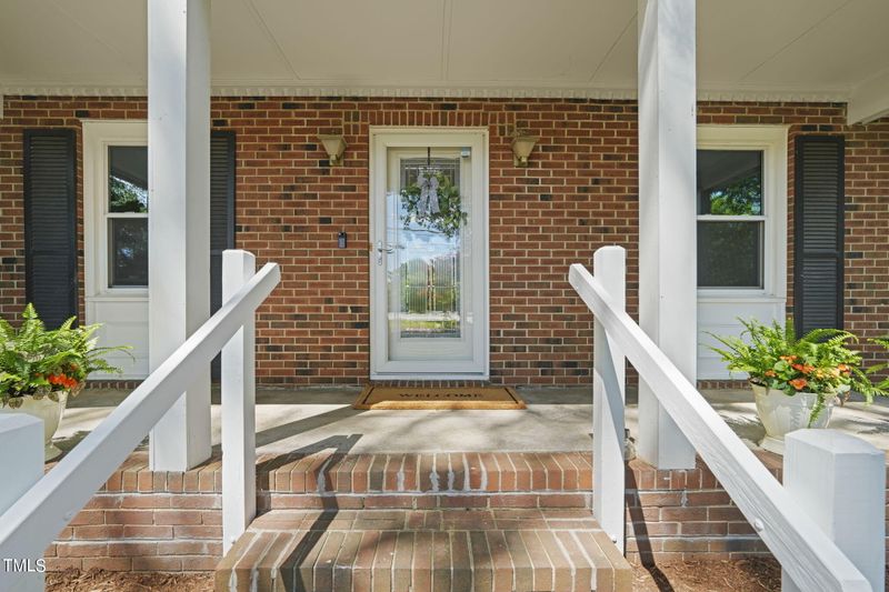 201 SE Maynard Rd, Cary, NC 27511