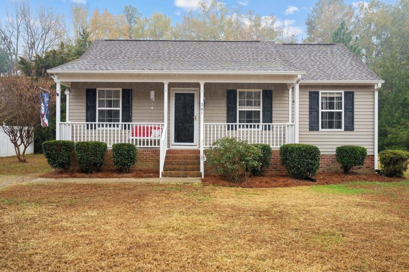 201 Mustang Ln, Zebulon, NC 27597