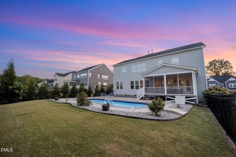 201 Ocean Jasper Dr, Holly Springs, NC 27540