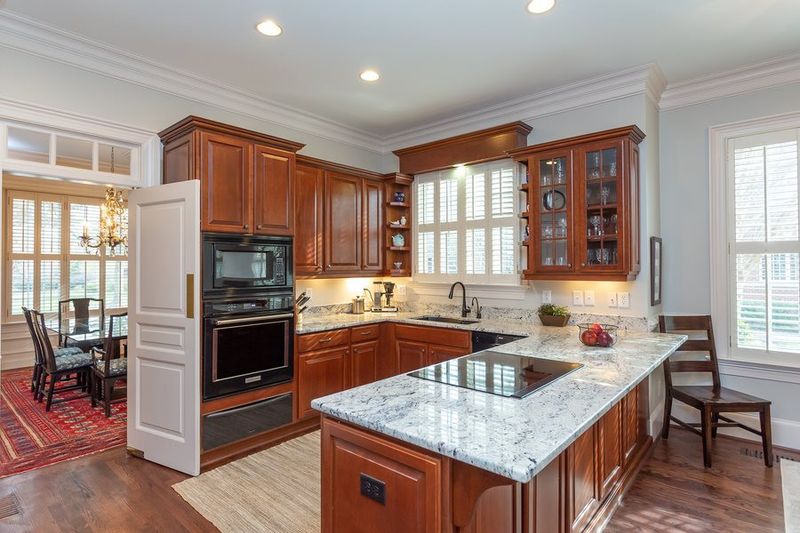 201 Oval Park Pl, Chapel Hill, NC 27517