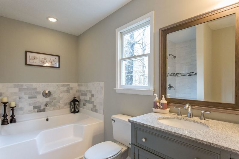 201 Oxpens Rd, Cary, NC 27511