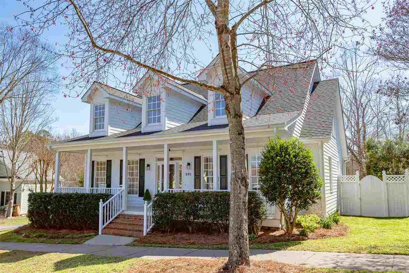 201 Parkside Cir, Chapel Hill, NC 27516