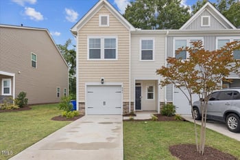 201 Peebles Dr, Smithfield, NC 27577