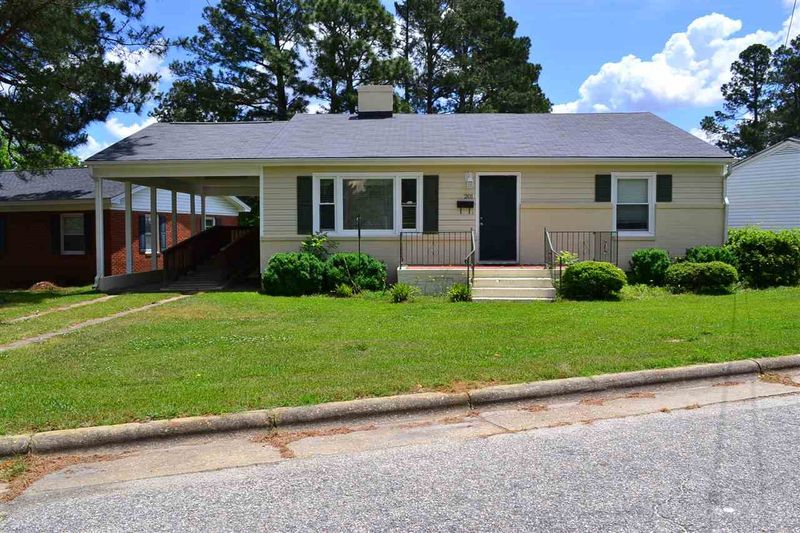 201 S Pine St, Benson, NC 27504