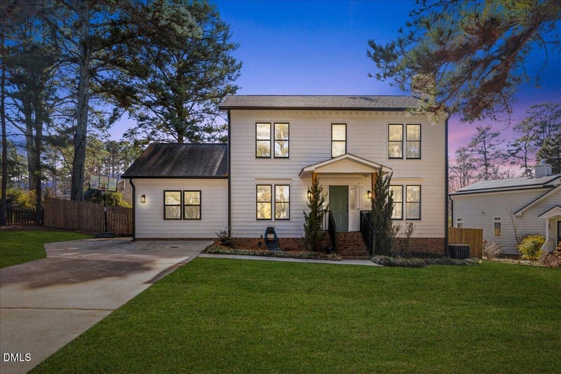 201 Pinewood Dr, Apex, NC 27502