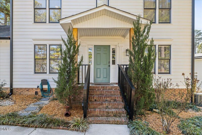 201 Pinewood Dr, Apex, NC 27502