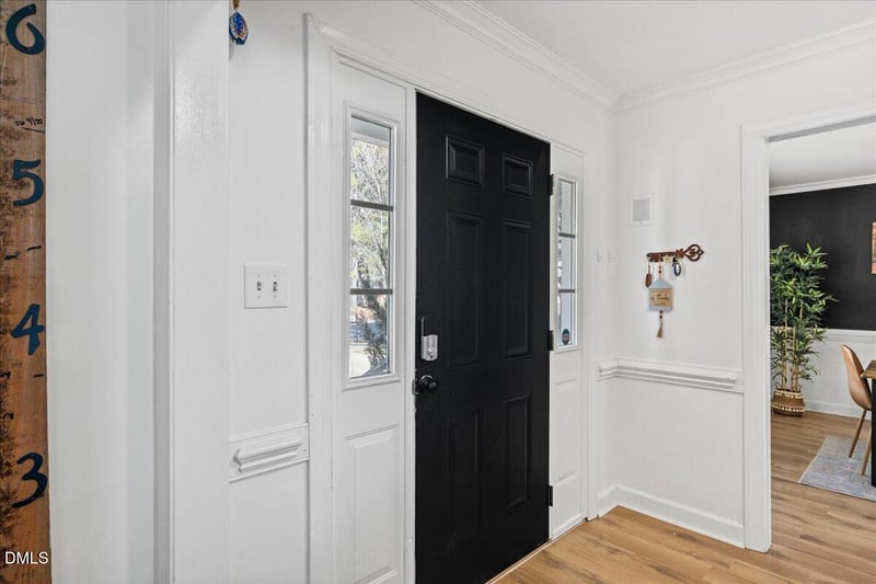 201 Pinewood Dr, Apex, NC 27502