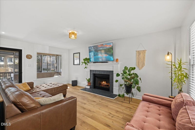 201 Pinewood Dr, Apex, NC 27502