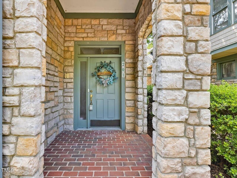 201 Presque Isle Ln, Chapel Hill, NC 27514