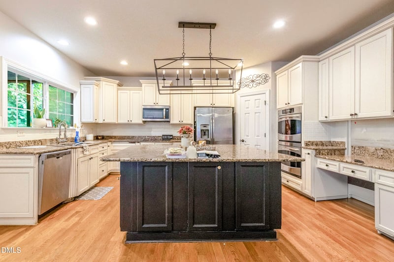 201 Quarryrock Rd, Holly Springs, NC 27540
