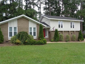 201 Rivenoak Dr, Fayetteville, NC 28303