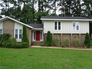 201 Rivenoak Dr, Fayetteville, NC 28303