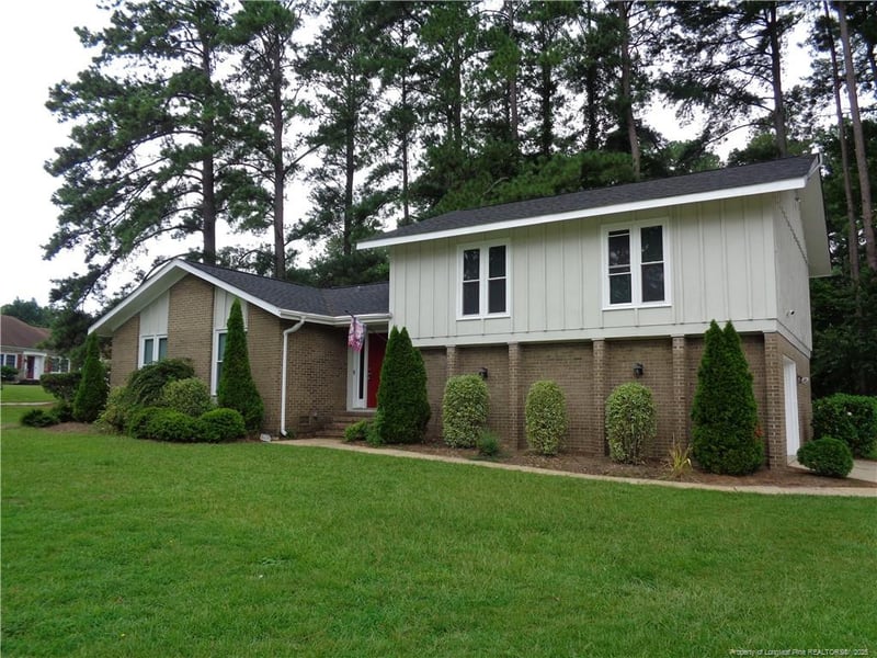 201 Rivenoak Dr, Fayetteville, NC 28303